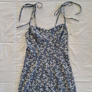NWOT Tie-Shoulder Slit Ditsy Floral Midi Dress / blue - XS